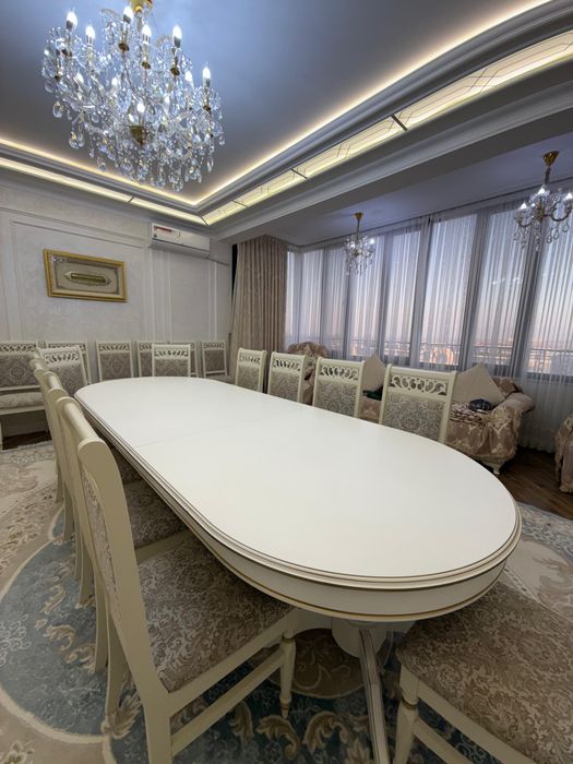 Стол и стулья , для гостинной