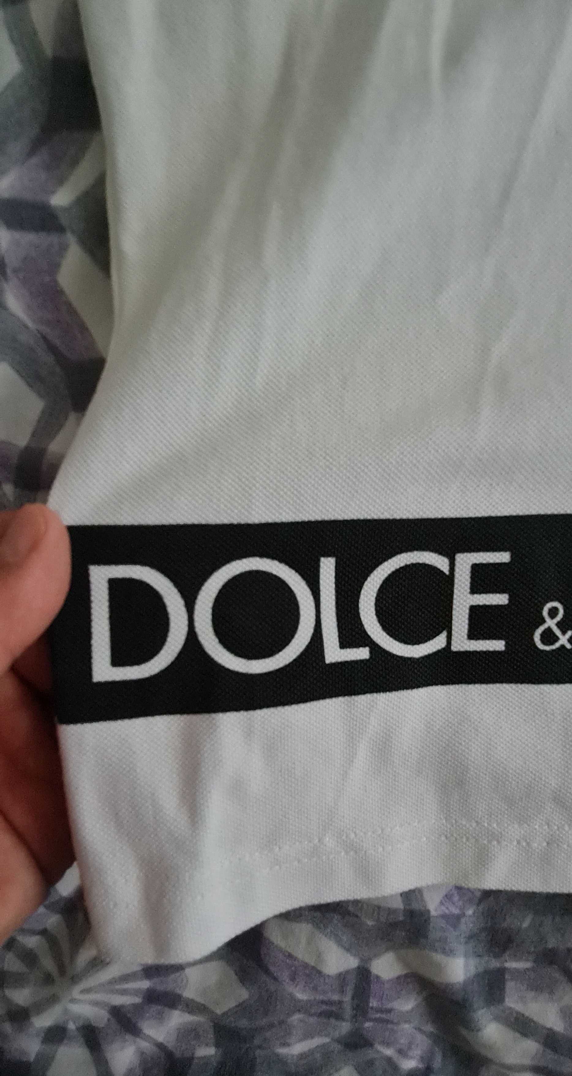 Тениска Dolce&gabbana,чисто нова,размер XL но е умалена