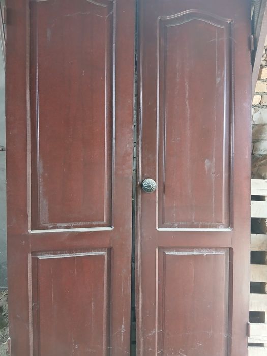 Eshik sotiladi Mustahkam eshik