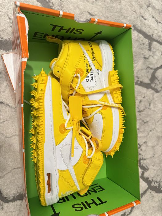 Off White x Nike Air Force 1 Mid "Varsity Maize"