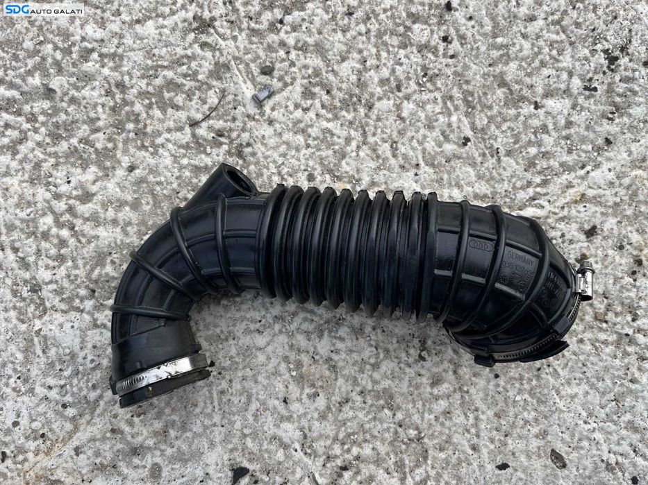 Furtun Conducta Tub Tubulatura Admisie Aer Turbo Turbina Turbosuflanta Audi A4 B8 2.0 TDI CAGA CAGB CAGC CAHA CAHB CMEA CMGB CMFA CMFB CJCA CJCB CJCC CJCD CGLC CGLD 2008 - 2015 Cod 03G129629E [C3011]
