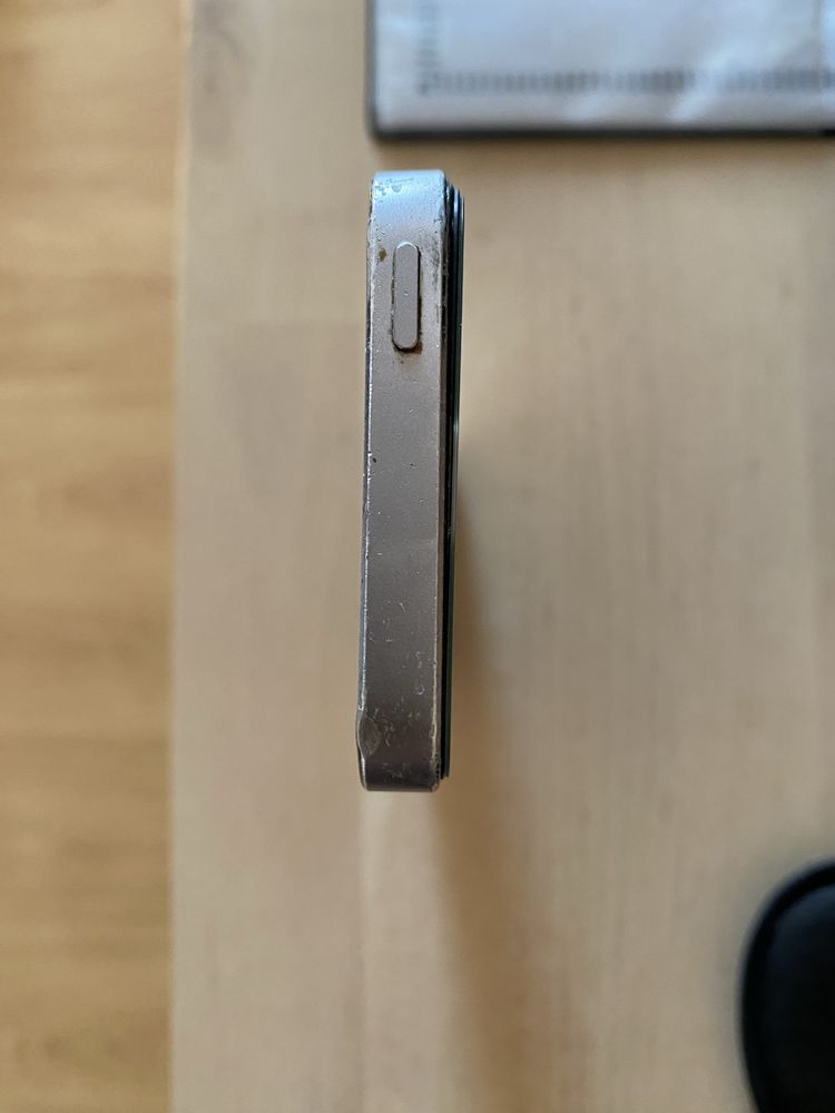 iPhone 5s - може и за части