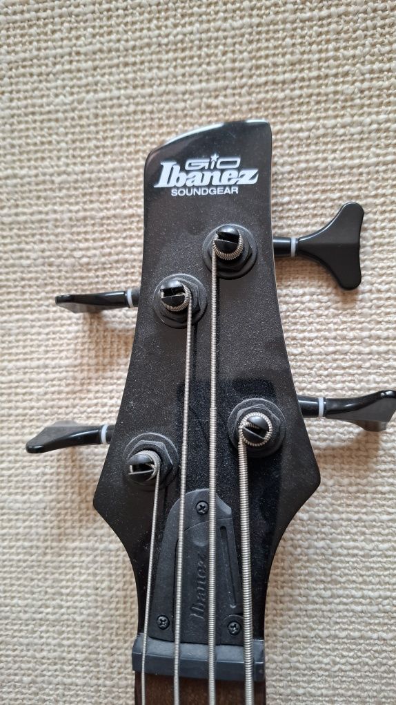 Бас китара за левичари Ibanez