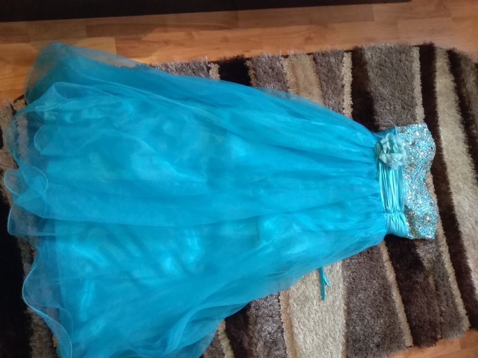 Бална рокля