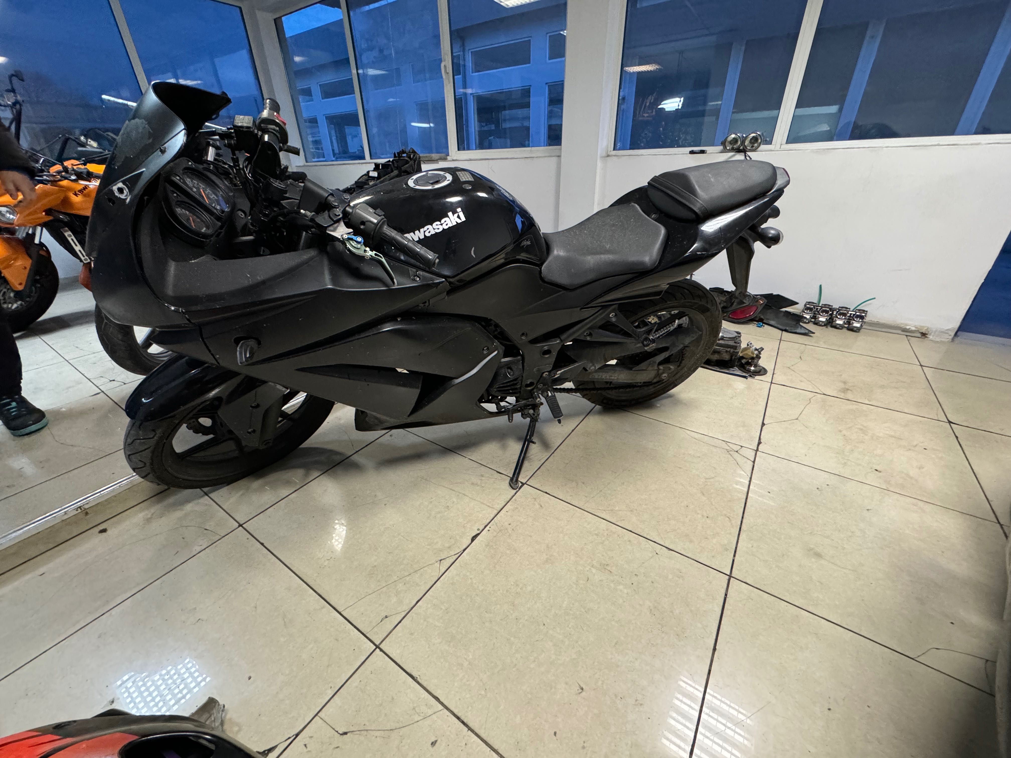 Kawasaki Ninja 250 R на ЧАСТИ