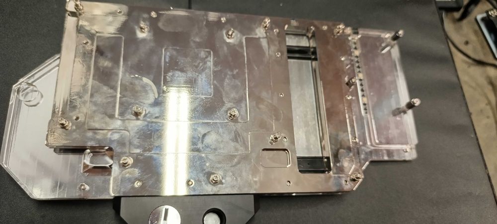 Водно охлаждане за видео карта и процесори