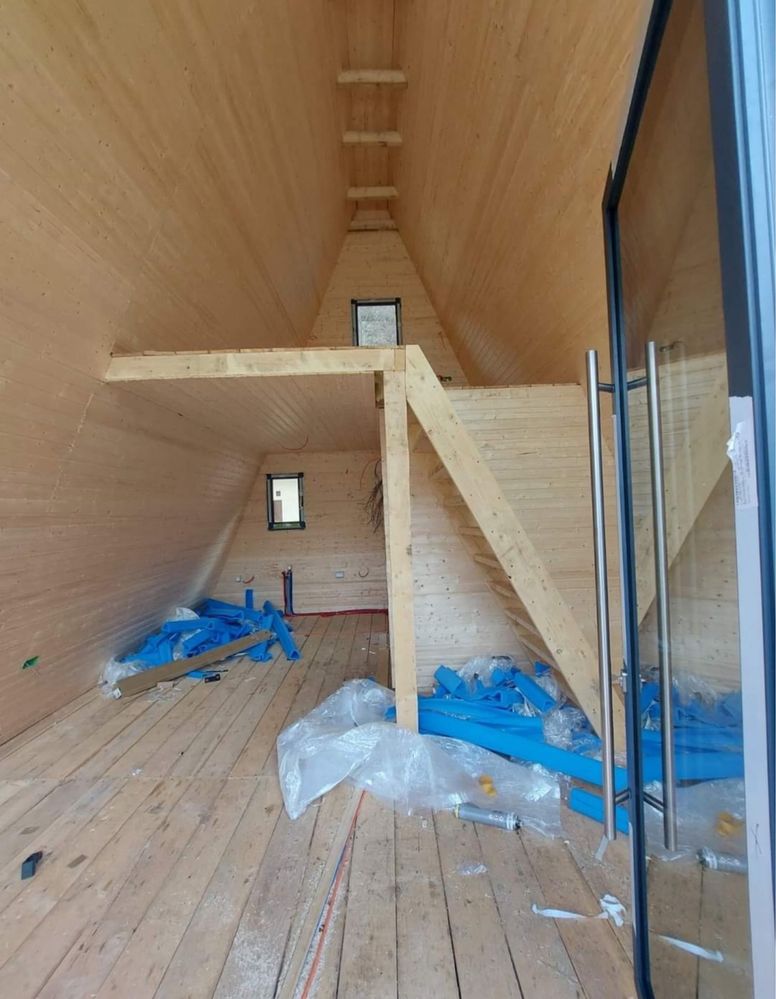 Vand cabana A-frame din lemn