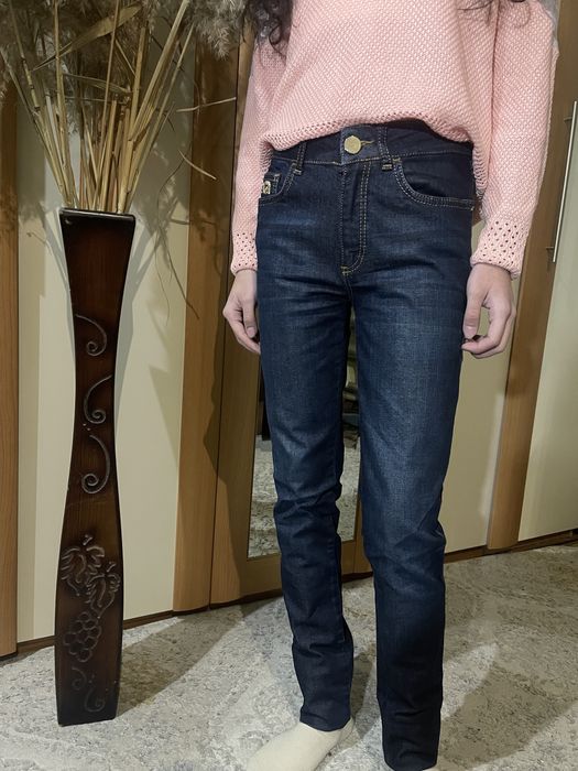 Джинсы б/у в хорошем состоянии