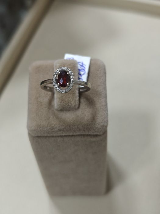 Inel aur 18k 2.90gr cu diamante naturale și granat (r)