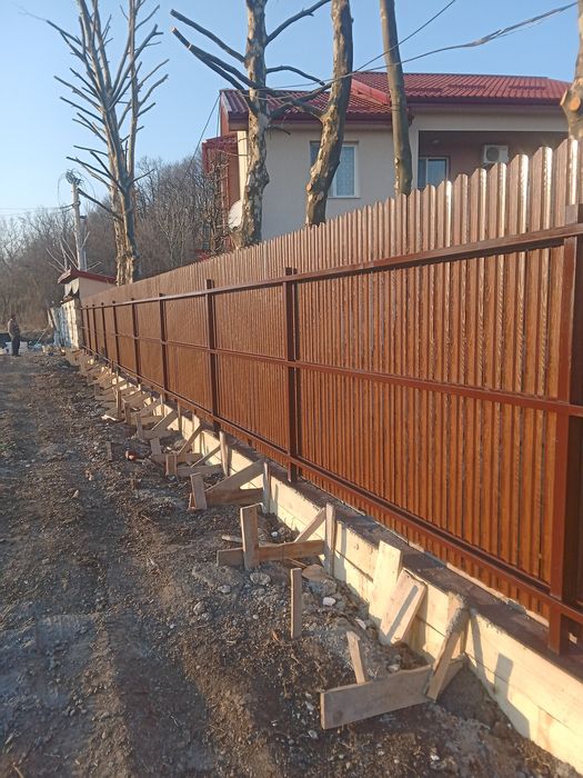 Executăm garduri și porți la gata cu materialul meu