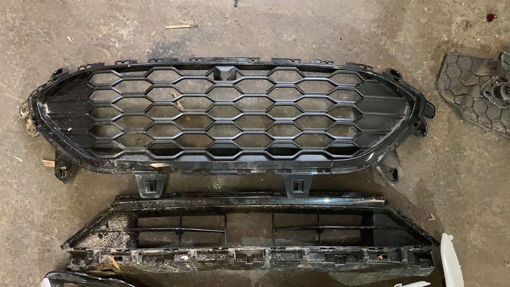 Grila proiector Ford Kuga 3 ST 2020 - 2023 Grile Stanga dreapta