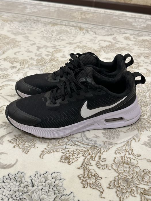 Продаю Nike Air Max Run кроссовки