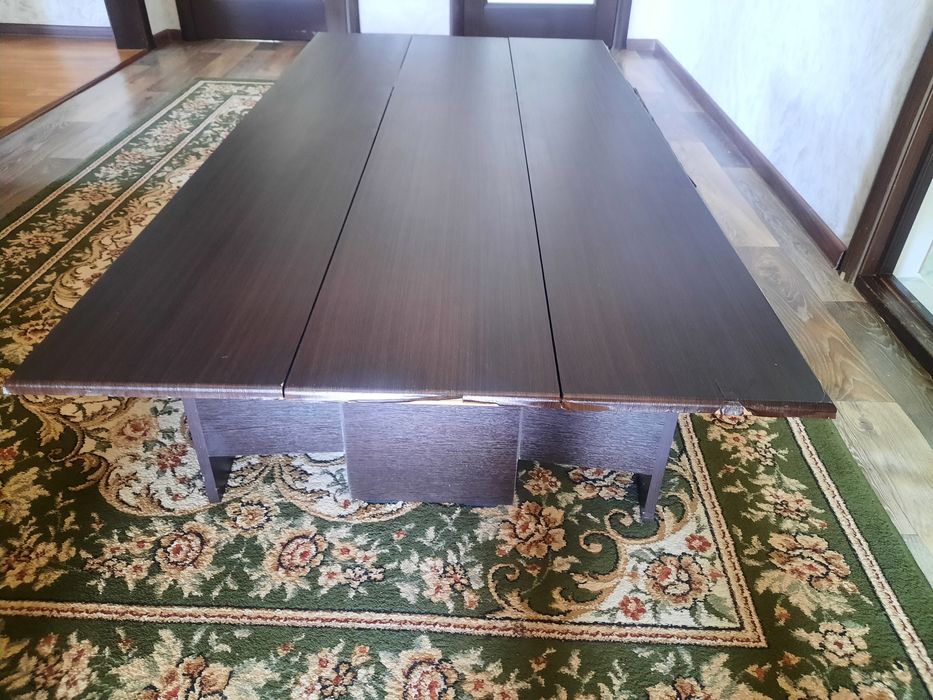 Стол национальный.