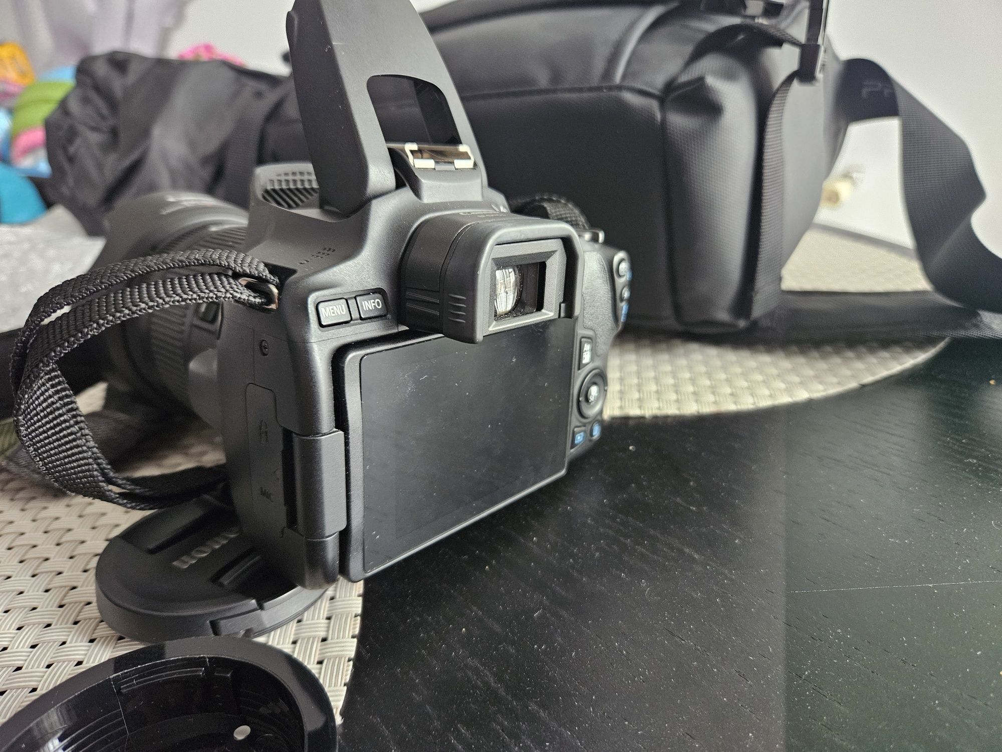 Aparat foto DSLR Canon EOS 250D, 24.1 MP, Wi-Fi, 4K, Negru + Obiectiv