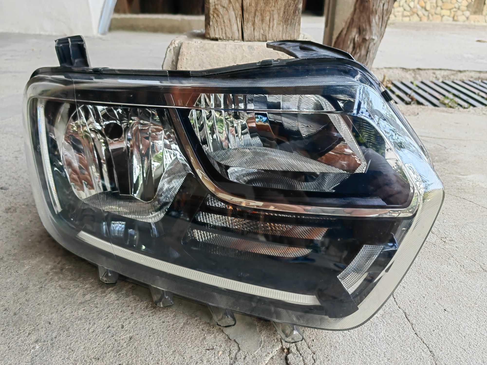 Фар Dacia Duster LED десен / Фар Дачиа Дъстър 17-22г. Оригинален