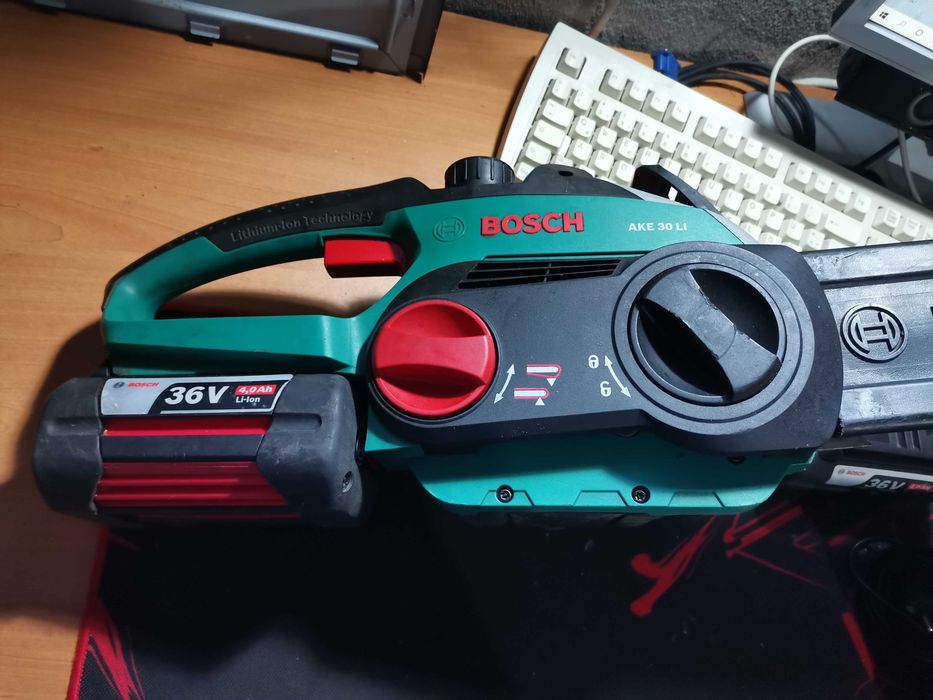 акумулаторна резачка Bosch AKE 30 LI  Верижен трион