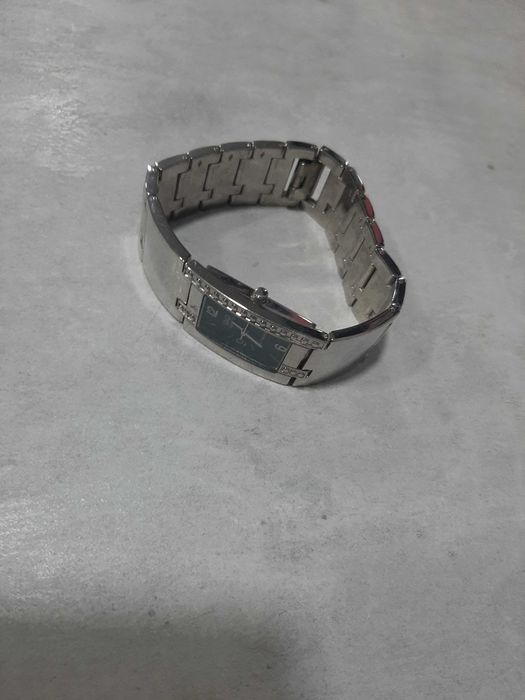 Часовник Q Q , кварцов