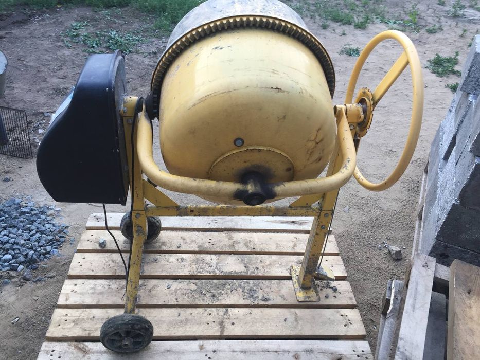 Вибростол, бетономешалка, формы для брусчатки