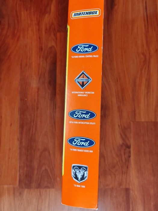 vand set masinute MATCHBOX MBX service 2022, TESLA 20 Anniversary 2023