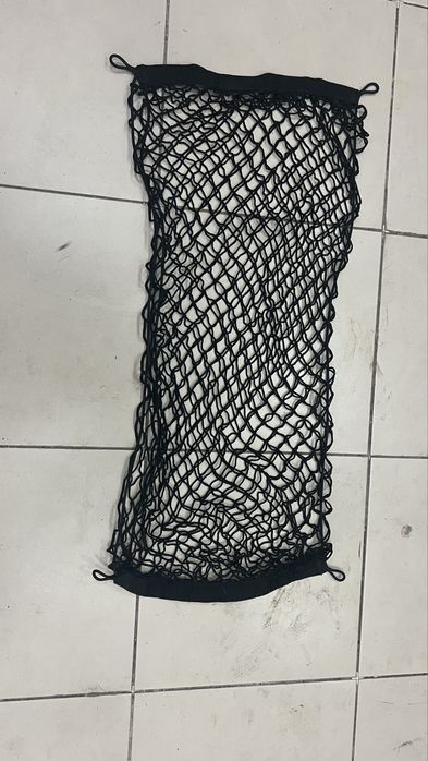 Продаю сетку багажника в новом состояний на камри 30,35,40.