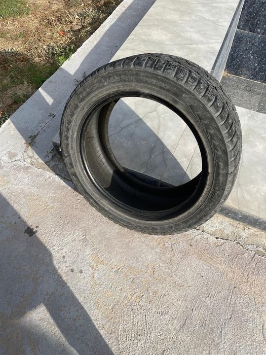 продам покрышку шиповонный 17 размер