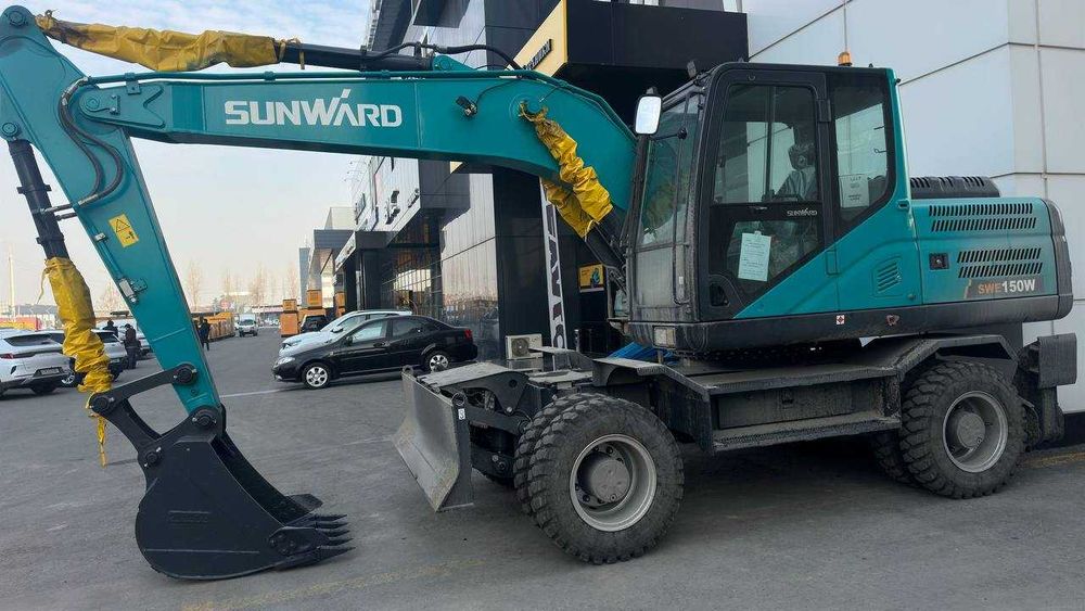 Экскаватор SUNWARD SWE150 0,6кубли