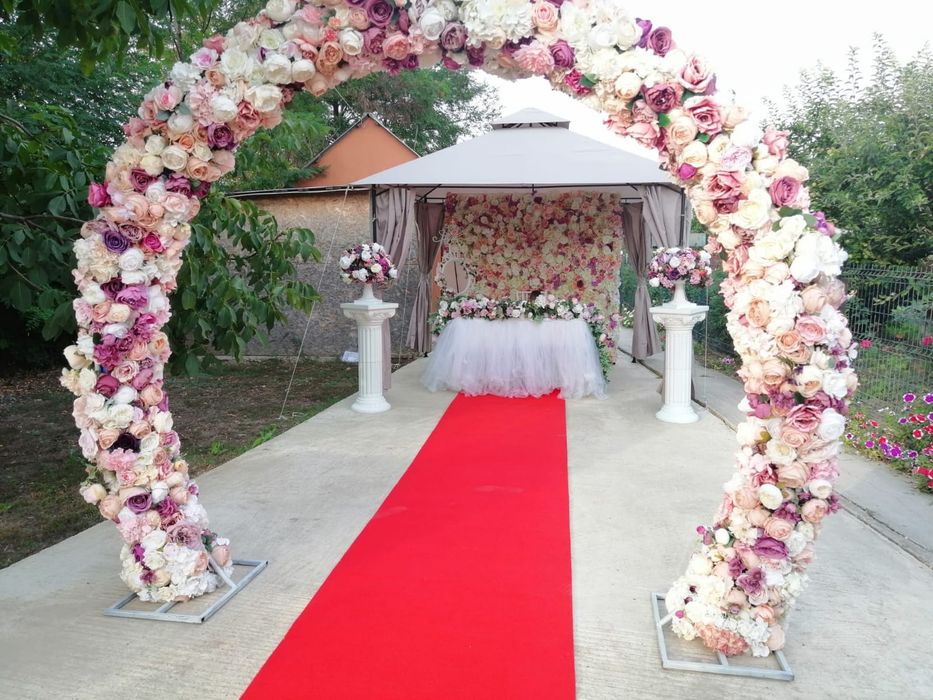 Inchiriez Cort/Masa/Scaun/Decor/Flori Nunta