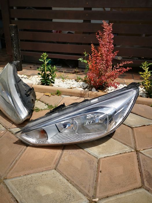 Far stânga dreapta ford focus 3 halogen