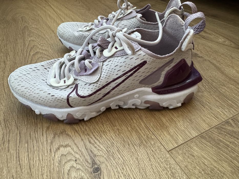 Маратонки Nike React