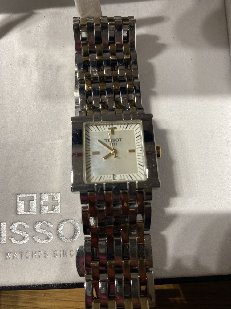 Часовник Tissot оригинален ,запазен