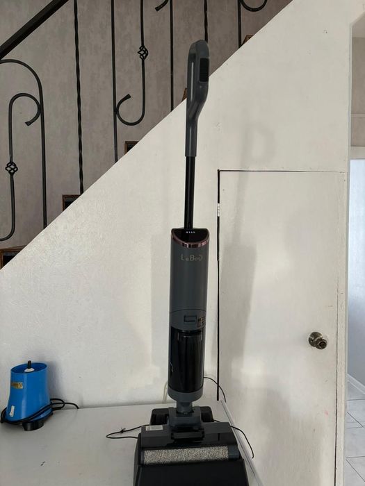 Продам пылесос Le Bot Y20