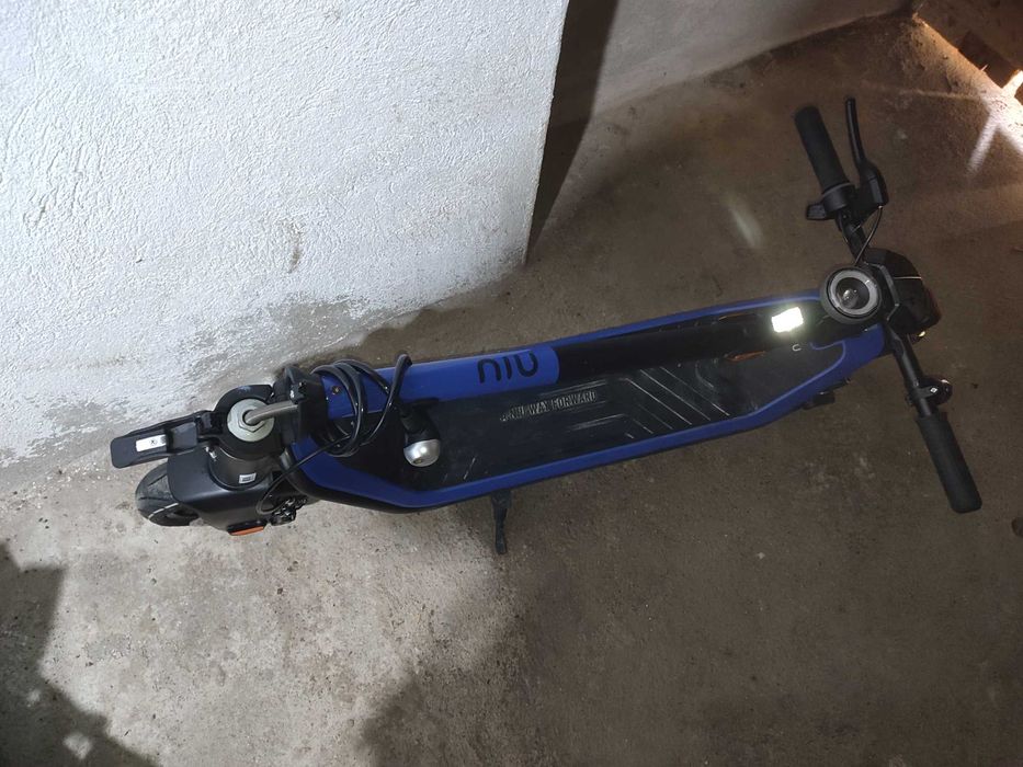 Електрическа тротинетка NIU KQI3