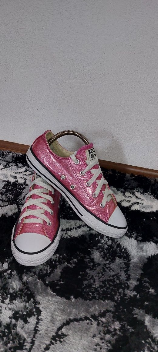 Tenişi Converse originali mărimea 34