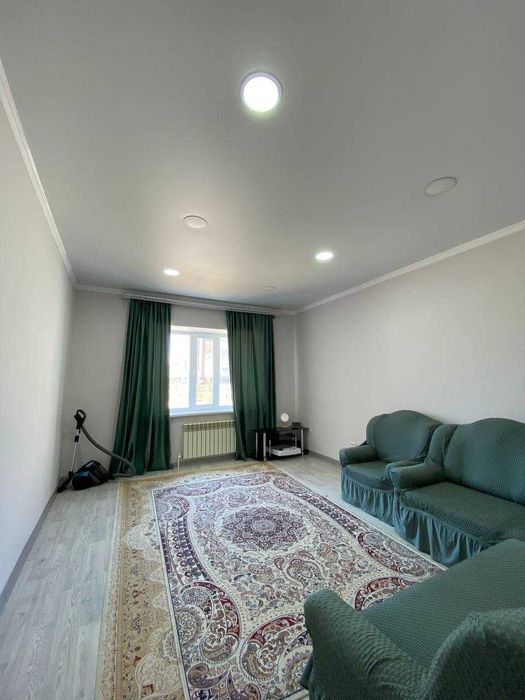 Продам 2х комн кв в центре Батыс