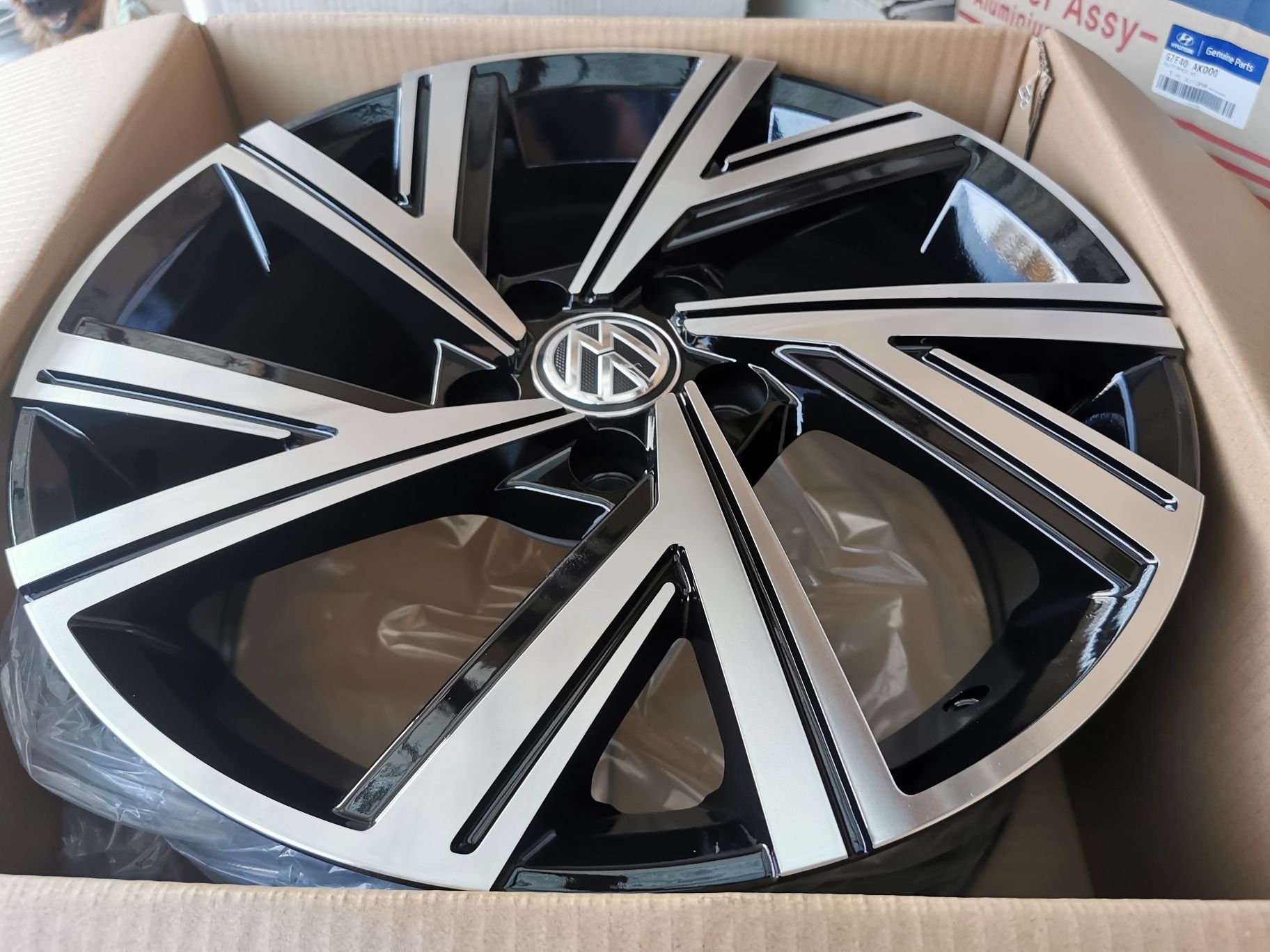 Vand jante de aliaj pentru vw pe 17 model Serval