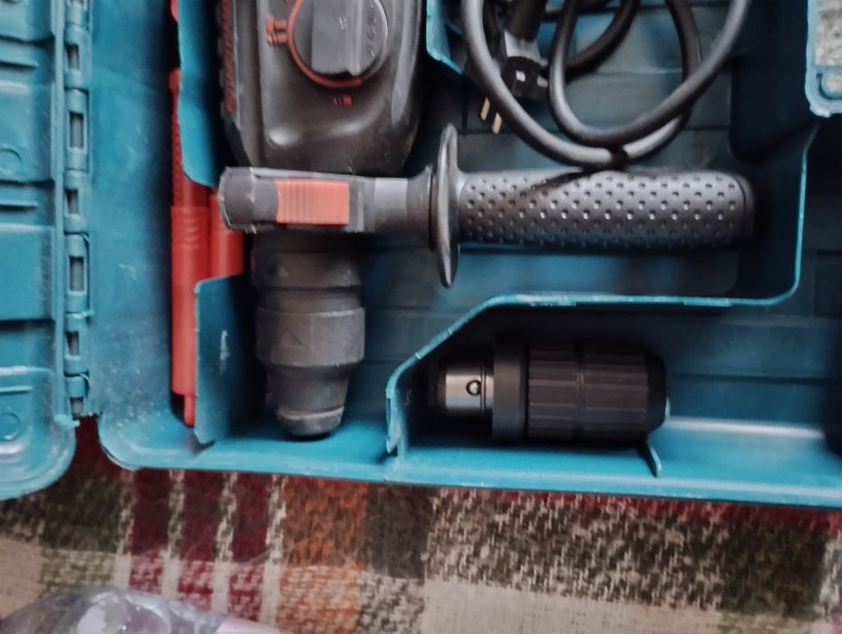 Bormașină cu percuție BOSCH GBH 2-28 DFV