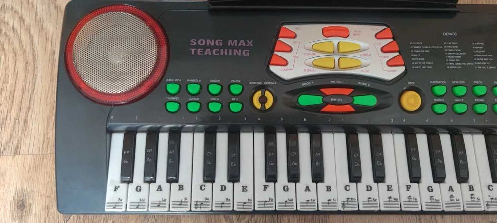 Vand Orga Casio Tone Bank CT - 650 + bonus orga pentru copii