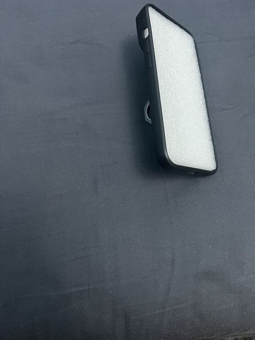 Vând husa iphone 13 pro