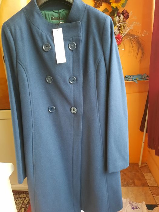 Pardesiu dama marca Sisley