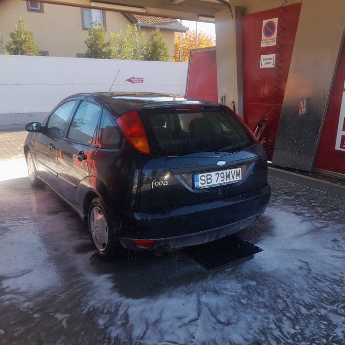 Vând ford  sau scimb focus 16 benzină itp valabil asigurare valabila
