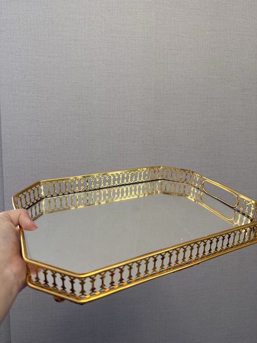 Продам зеркальный поднос