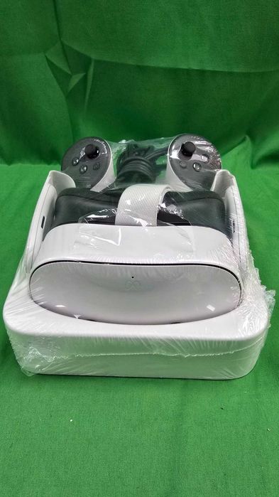 Meta Quest 3S 128 GB VR Headset With Controllers TESTED E10