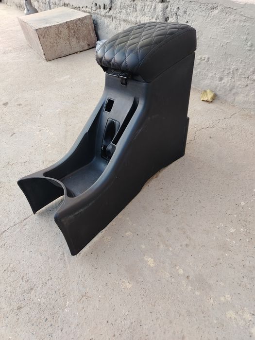 Nexia 3 bar sotiladi !