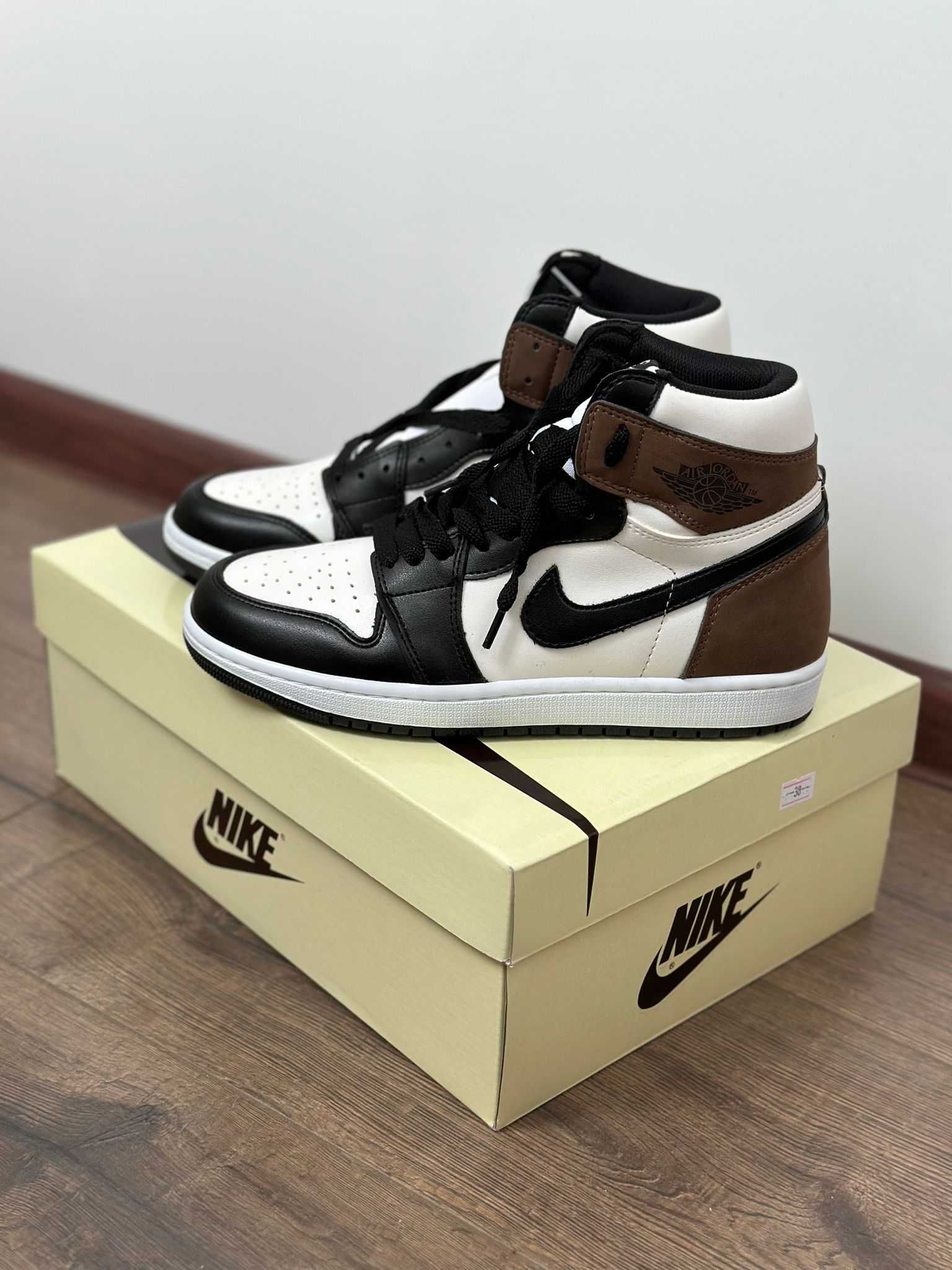 Adidasi AIR JORDAN 1 Retro High OG Mocha l Produs NOU la Cutie