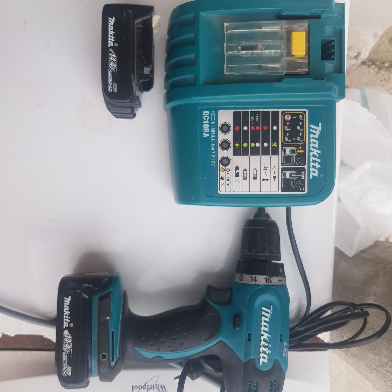 Vand autofiletanta marca Makita de 14,4 v