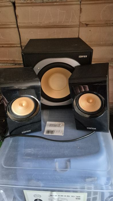 Тонколони Edifier