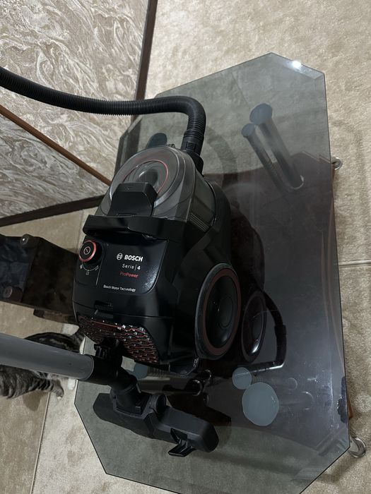 Пылесос Bosch в отличном состоянии plisos