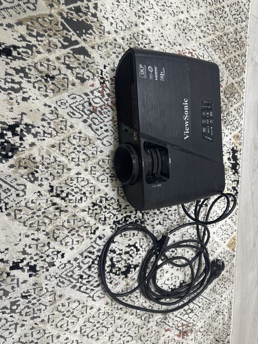 Продаю проектор б/у  в отличном  состоянии