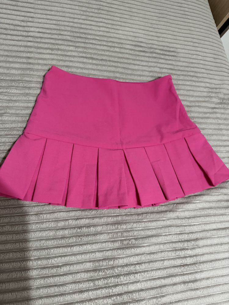 Къса поличка от Zara