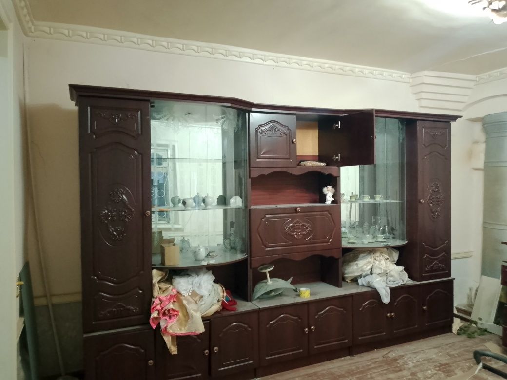 Стенка сотилади срочно
